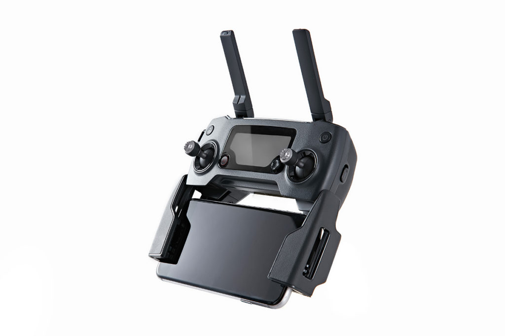Mavic 送信機(プロポ)は下側にスマートフォンをマウントできる